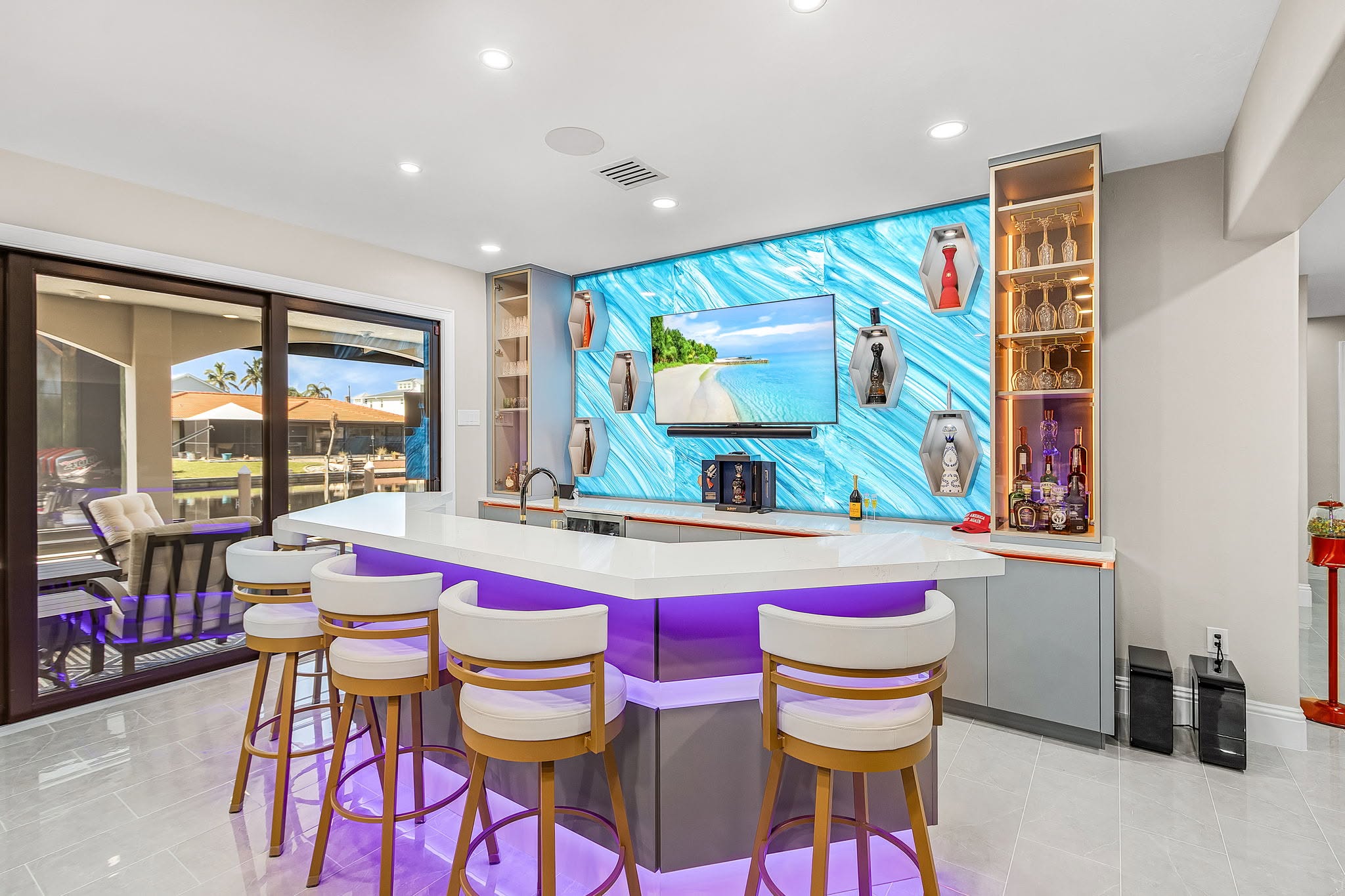Completed illuminated custom bar by Proskillz Remodeling